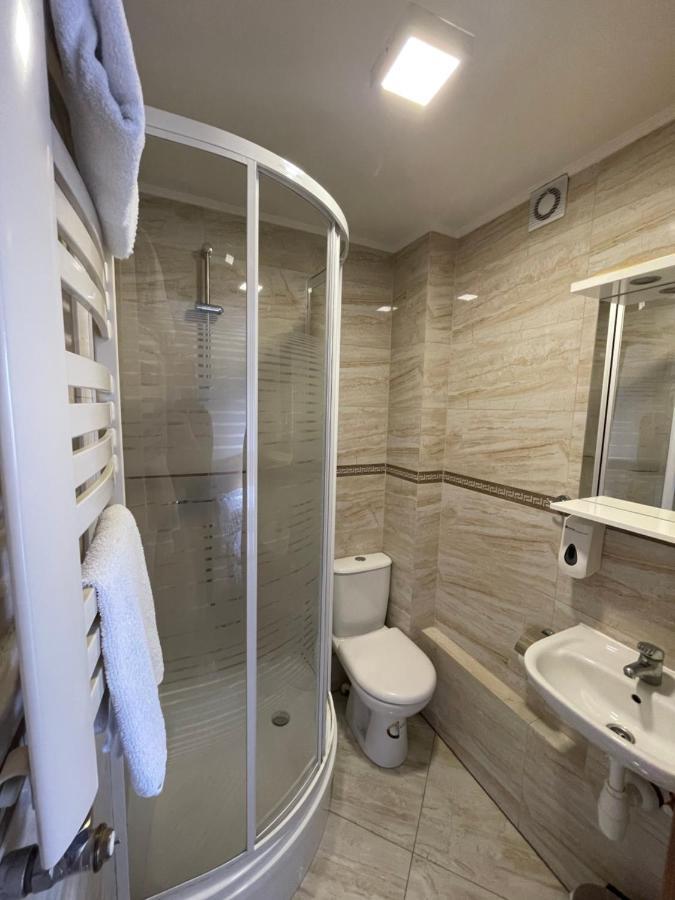 Hotelik Gold Рашин Екстериор снимка