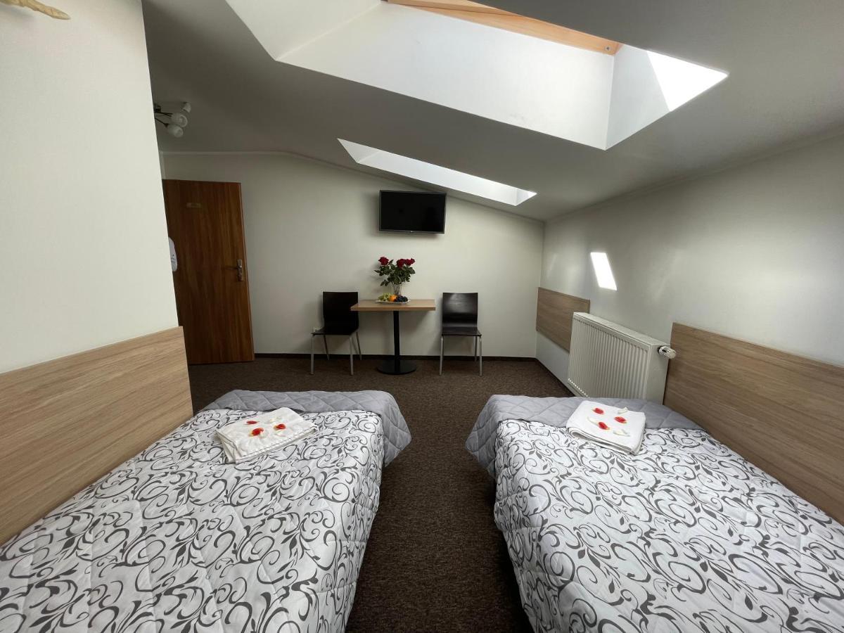 Hotelik Gold Рашин Екстериор снимка