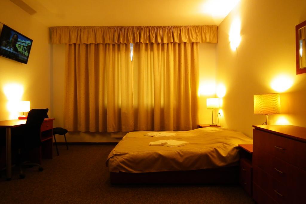 Hotelik Gold Рашин Екстериор снимка